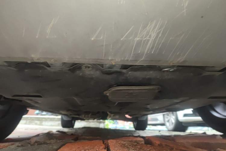 Used Ford Kuga 2015 2.0L GTDi Four-Wheel-Drive Sport Model Chassis Front