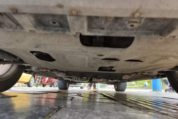 Used Ford Kuga 2015 1.5L GTDi Two-Wheel-Drive Comfort Model Chassis Front