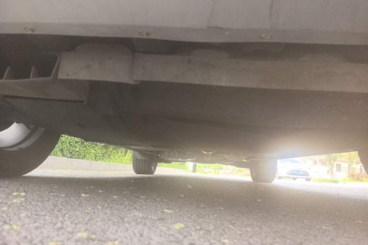 Used Ford Kuga 2015 2.0L GTDi Four-Wheel-Drive Sport Model Chassis Front