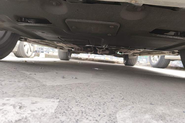 Used Ford Kuga 2015 2.0L GTDi Four-Wheel-Drive Sport Model Chassis Front