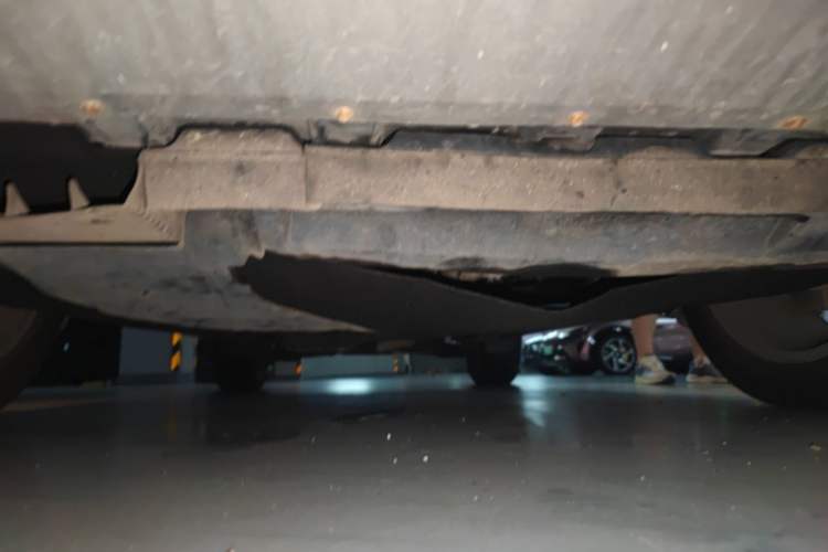Used Ford Kuga 2015 2.0L GTDi Four-Wheel-Drive Sport Model Chassis Front