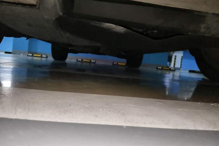 Used Ford Kuga 2015 2.0L GTDi Four-Wheel-Drive Sport Model Chassis Front