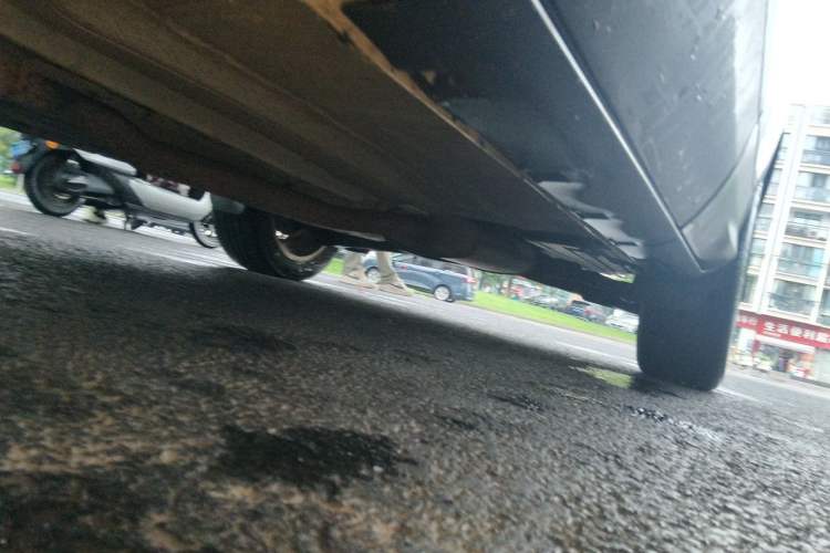 Used Ford Kuga 2015 1.5L GTDi Two-Wheel-Drive Comfort Model Chassis Front Left
