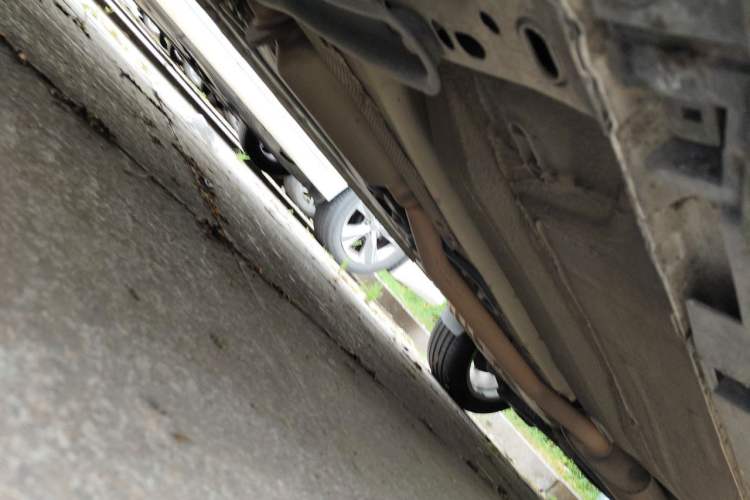 Used Ford Kuga 2015 2.0L GTDi Four-Wheel-Drive Sport Model Chassis Front Left