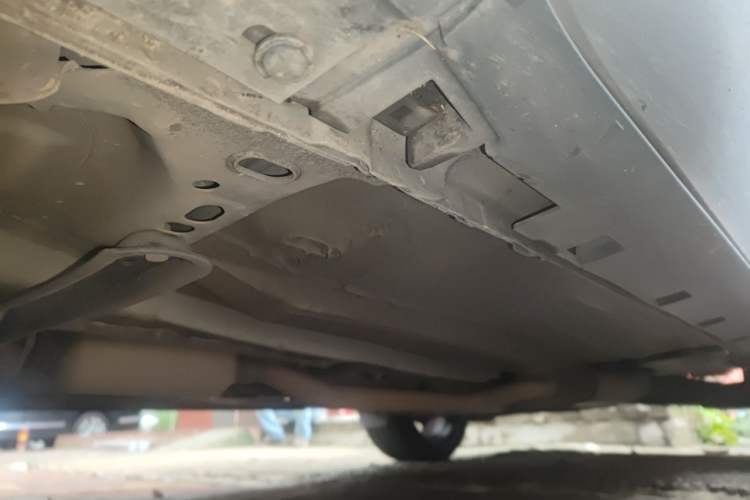 Used Ford Kuga 2015 2.0L GTDi Four-Wheel-Drive Sport Model Chassis Front Left