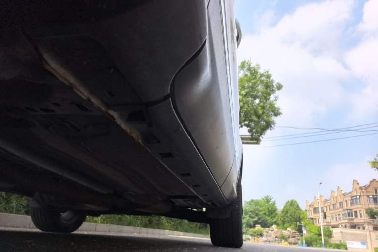 Used Ford Kuga 2015 2.0L GTDi Four-Wheel-Drive Sport Model Chassis Front Left