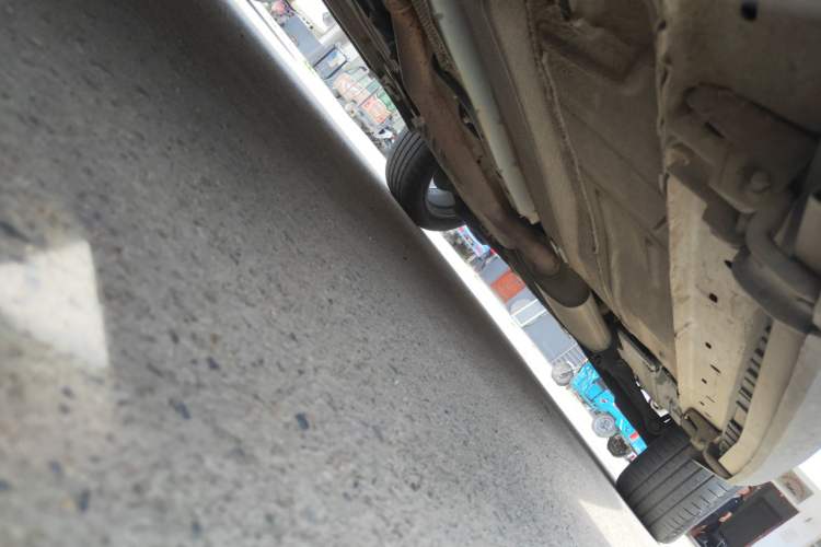 Used Ford Kuga 2015 2.0L GTDi Four-Wheel-Drive Sport Model Chassis Front Left