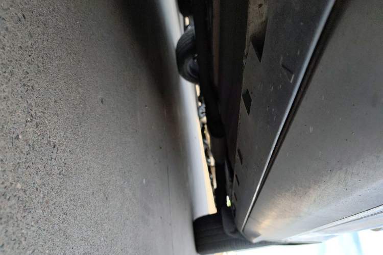 Used Ford Kuga 2015 2.0L GTDi Four-Wheel-Drive Sport Model Chassis Front Left