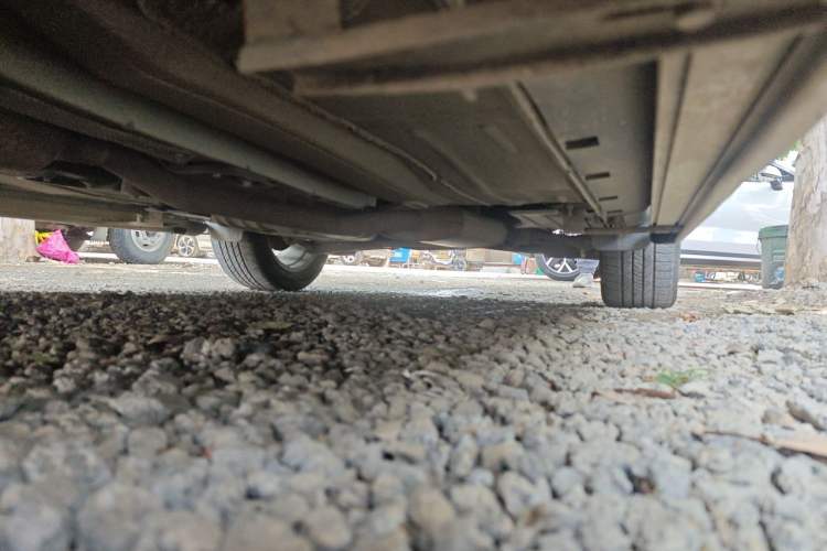 Used Ford Kuga 2015 2.0L GTDi Four-Wheel-Drive Sport Model Chassis Front Left