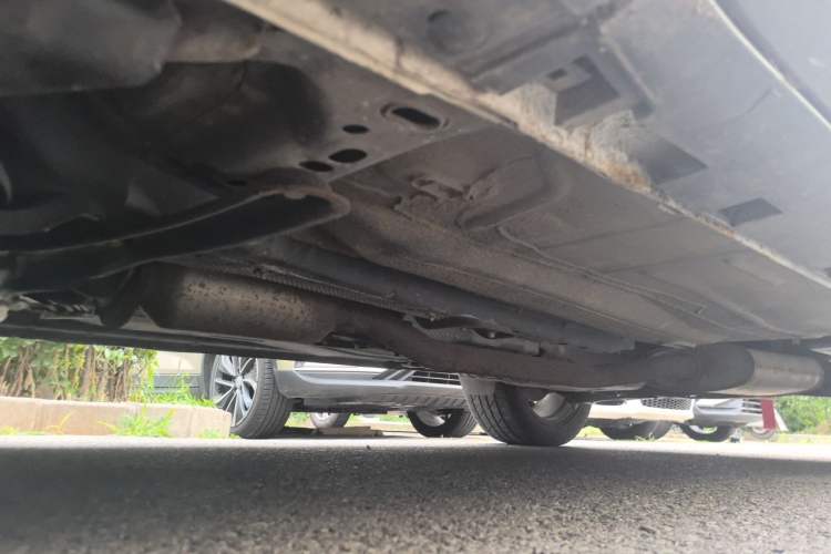 Used Ford Kuga 2015 2.0L GTDi Four-Wheel-Drive Sport Model Chassis Front Left