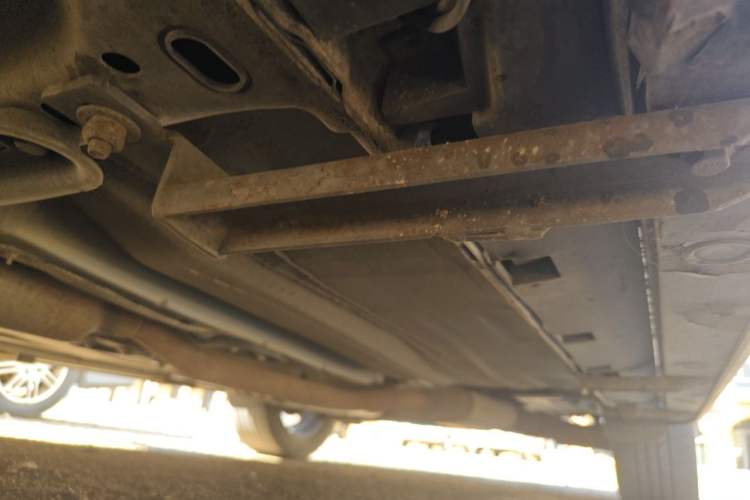 Used Ford Kuga 2015 2.0L GTDi Four-Wheel-Drive Sport Model Chassis Front Left