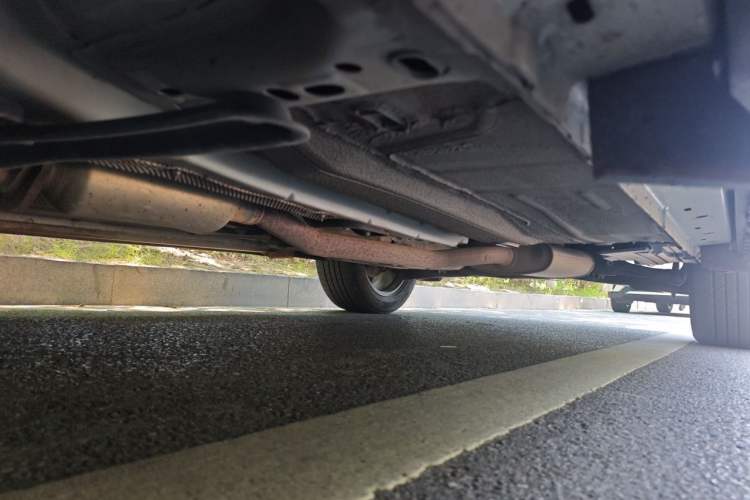 Used Ford Kuga 2015 2.0L GTDi Four-Wheel-Drive Sport Model Chassis Front Left