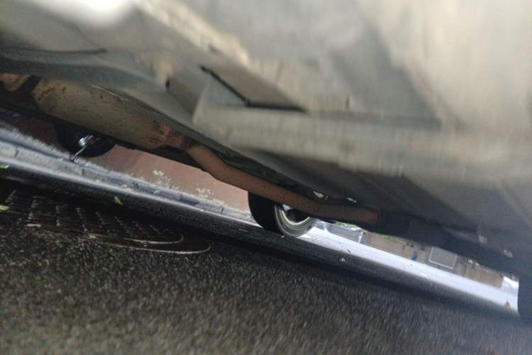 Used Ford Kuga 2015 2.0L GTDi Four-Wheel-Drive Sport Model Chassis Front Left
