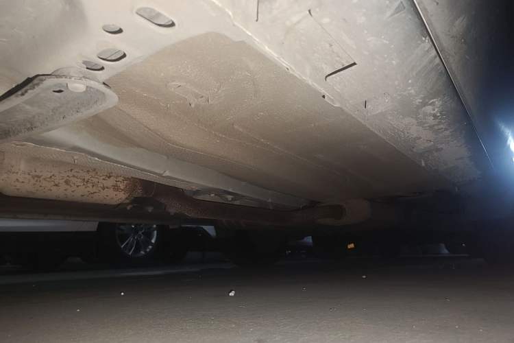 Used Ford Kuga 2015 2.0L GTDi Four-Wheel-Drive Sport Model Chassis Front Left