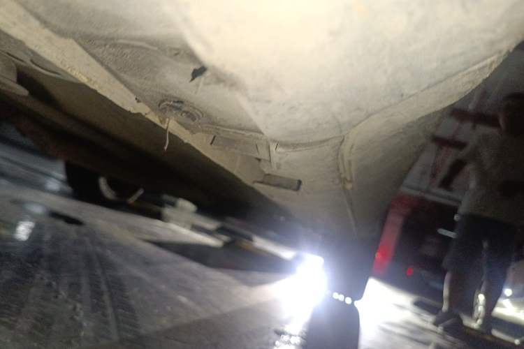 Used Ford Kuga 2015 2.0L GTDi Four-Wheel-Drive Sport Model Chassis Front Left