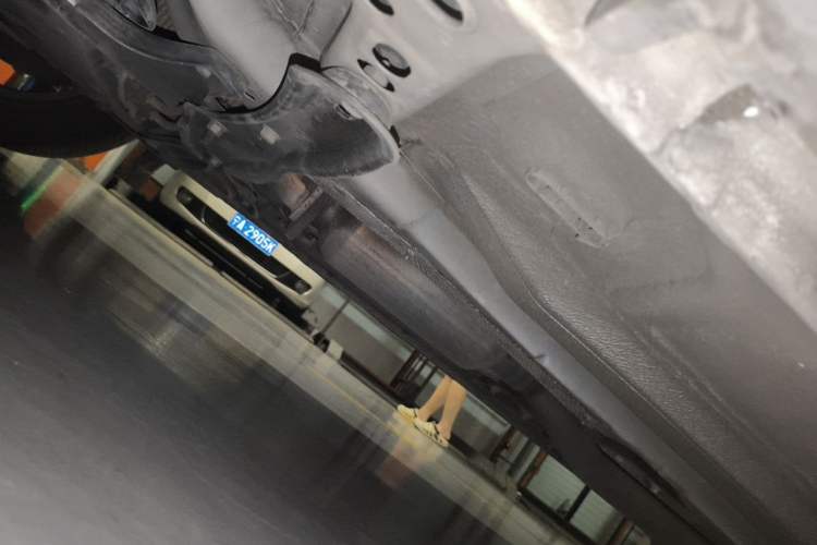 Used Ford Kuga 2015 2.0L GTDi Four-Wheel-Drive Sport Model Chassis Front Left