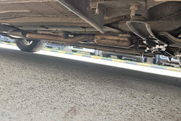 Used Ford Kuga 2015 2.0L GTDi Four-Wheel-Drive Sport Model Chassis Front Right