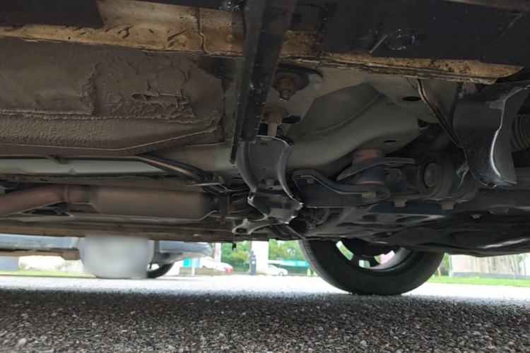 Used Ford Kuga 2015 2.0L GTDi Four-Wheel-Drive Sport Model Chassis Front Right