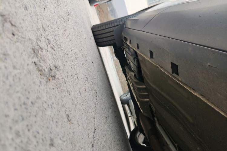 Used Ford Kuga 2015 2.0L GTDi Four-Wheel-Drive Sport Model Chassis Front Right