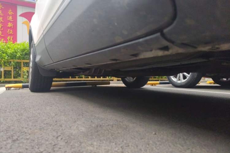 Used Ford Kuga 2015 2.0L GTDi Four-Wheel Drive Elite Model Chassis Front Right