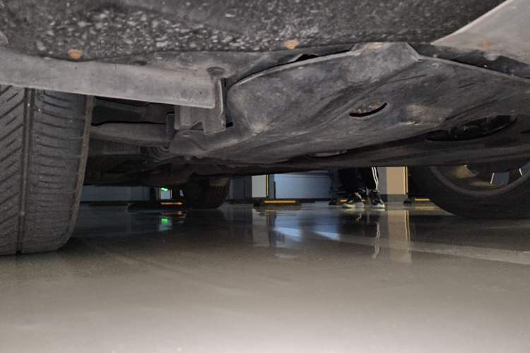 Used Ford Kuga 2015 1.5L GTDi Four-Wheel-Drive Elite Model Chassis Front Right