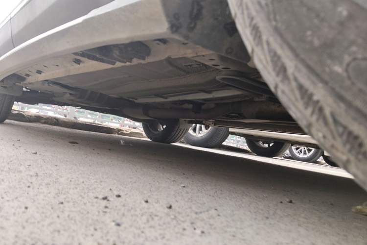 Used Ford Kuga 2015 2.0L GTDi Four-Wheel-Drive Sport Model Chassis Front Right