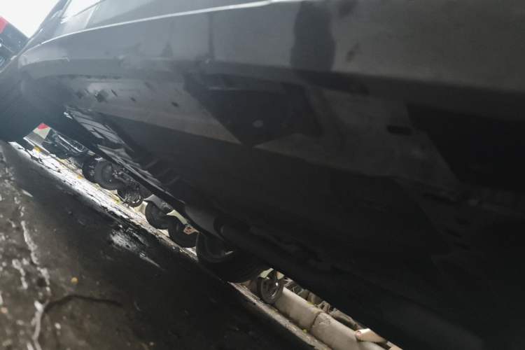 Used Ford Kuga 2015 2.0L GTDi Four-Wheel Drive Elite Model Chassis Front Right