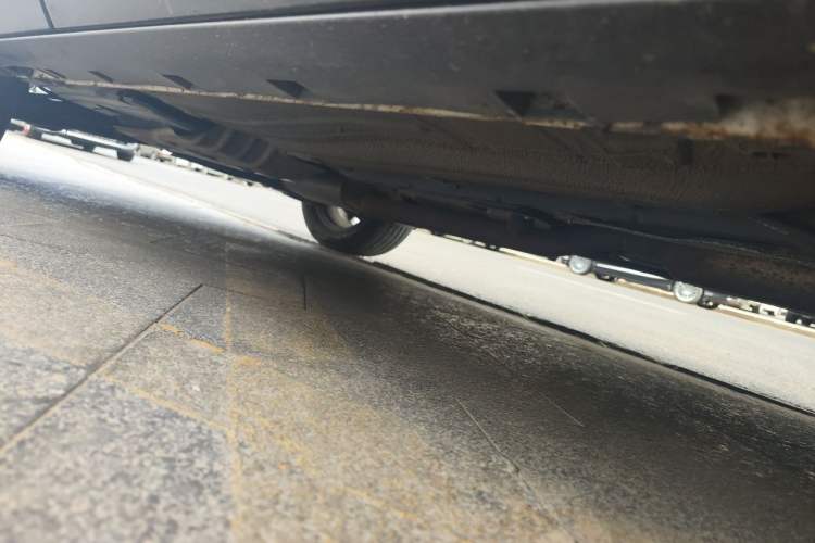 Used Ford Kuga 2015 2.0L GTDi Four-Wheel-Drive Sport Model Chassis Front Right