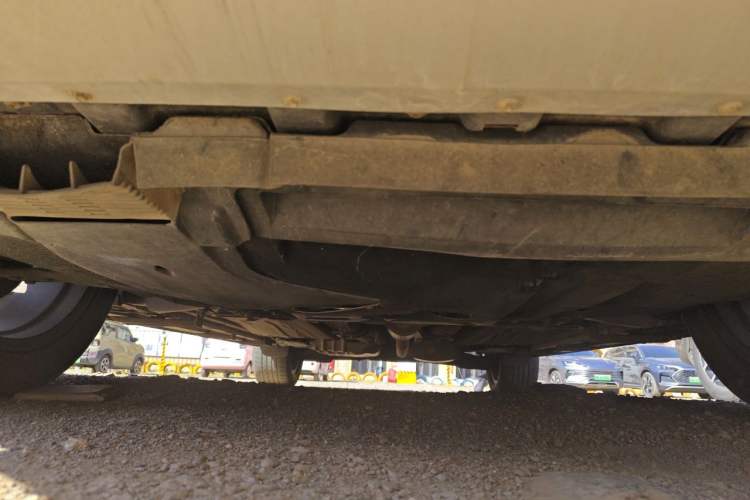 Used Ford Kuga 2015 2.0L GTDi Four-Wheel-Drive Sport Model Chassis Front