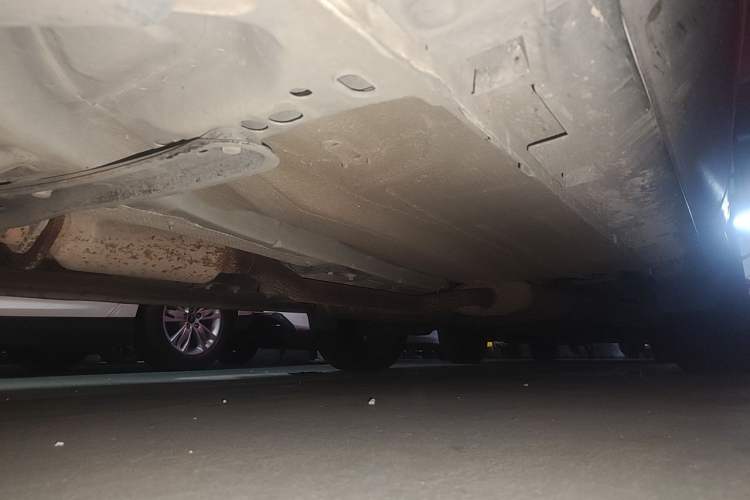 Used Ford Kuga 2015 2.0L GTDi Four-Wheel-Drive Sport Model Chassis Front