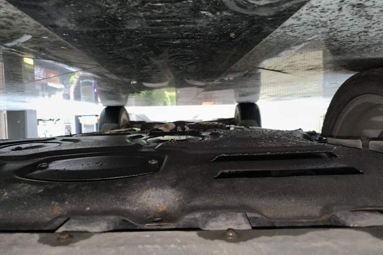 Used Ford Kuga 2015 1.5L GTDi Four-Wheel-Drive Elite Model Chassis Front