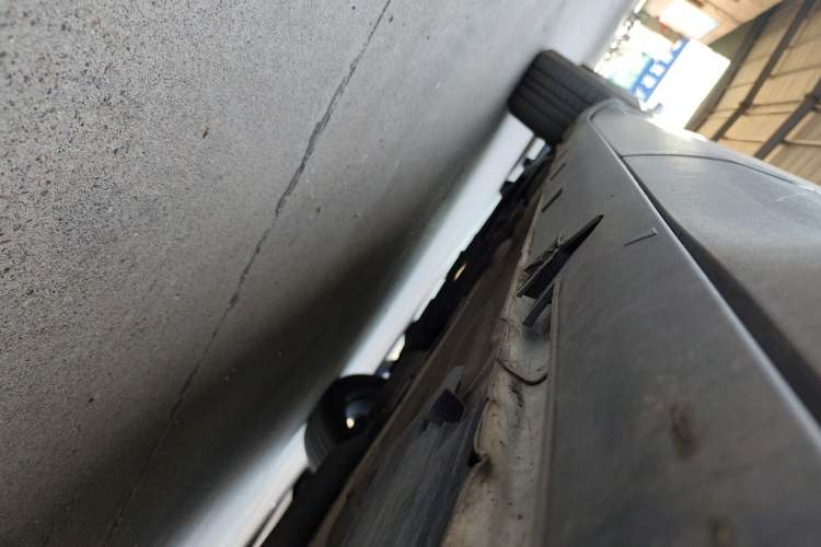 Used Ford Kuga 2015 2.0L GTDi Four-Wheel-Drive Sport Model Chassis Rear Left
