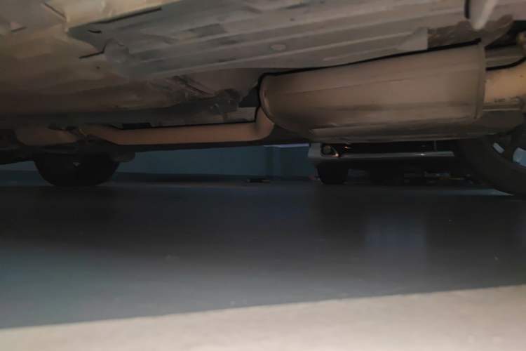 Used Ford Kuga 2015 2.0L GTDi Four-Wheel-Drive Sport Model Chassis Rear Left