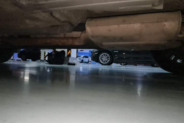 Used Ford Kuga 2015 2.0L GTDi Four-Wheel-Drive Sport Model Chassis Rear Left