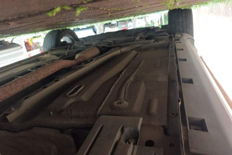 Used Ford Kuga 2015 2.0L GTDi Four-Wheel-Drive Sport Model Chassis Rear Left