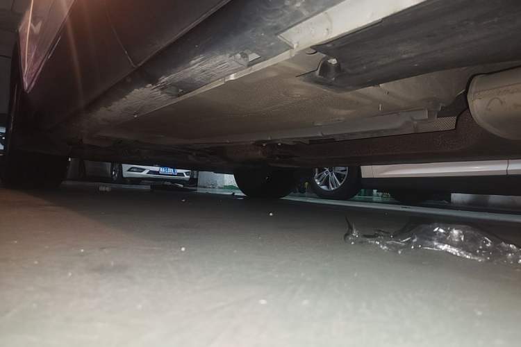 Used Ford Kuga 2015 2.0L GTDi Four-Wheel-Drive Sport Model Chassis Rear Left