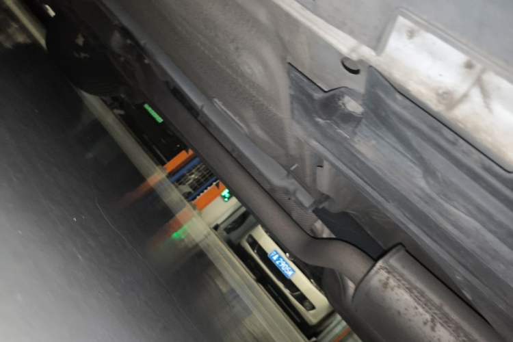 Used Ford Kuga 2015 2.0L GTDi Four-Wheel-Drive Sport Model Chassis Rear Left