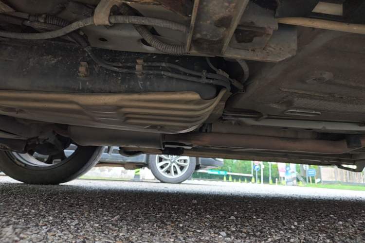 Used Ford Kuga 2015 2.0L GTDi Four-Wheel-Drive Sport Model Chassis Rear Right