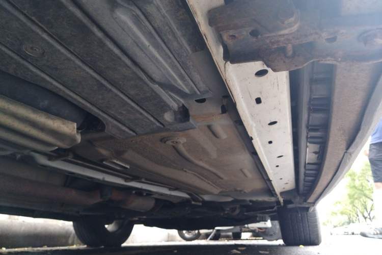 Used Ford Kuga 2015 2.0L GTDi Four-Wheel-Drive Sport Model Chassis Rear Right