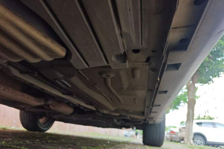 Used Ford Kuga 2015 2.0L GTDi Four-Wheel-Drive Sport Model Chassis Rear Right
