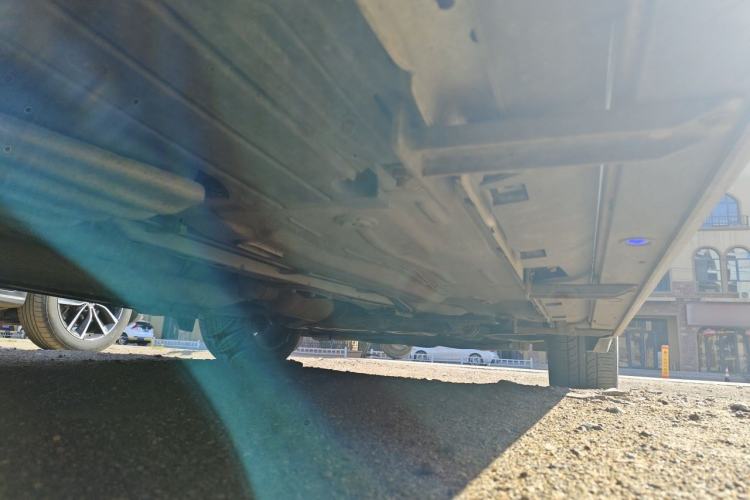 Used Ford Kuga 2015 2.0L GTDi Four-Wheel-Drive Sport Model Chassis Rear Right
