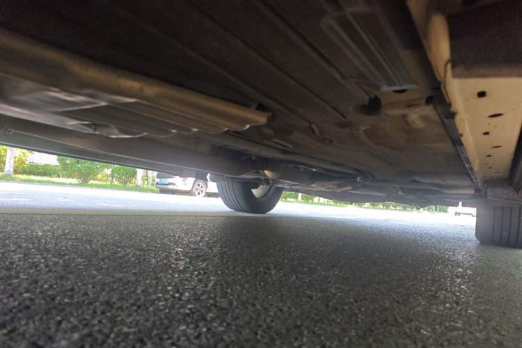 Used Ford Kuga 2015 2.0L GTDi Four-Wheel-Drive Sport Model Chassis Rear Right