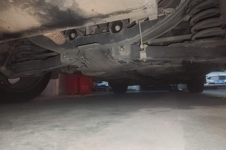Used Ford Kuga 2015 2.0L GTDi Four-Wheel-Drive Sport Model Chassis Rear