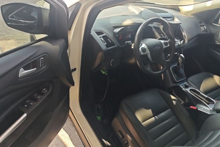 Used Ford Kuga 2015 2.0L GTDi Four-Wheel Drive Prestige Model Driver Seat