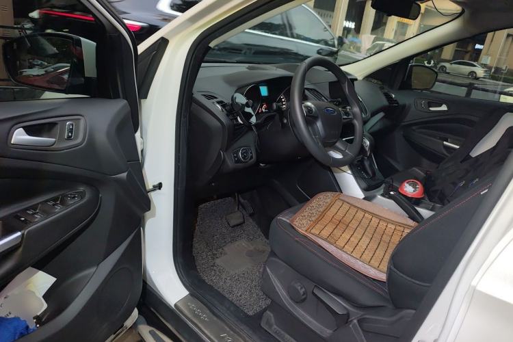 Used Ford Kuga 2015 1.5L GTDi Two-Wheel-Drive Comfort Model Driver Seat