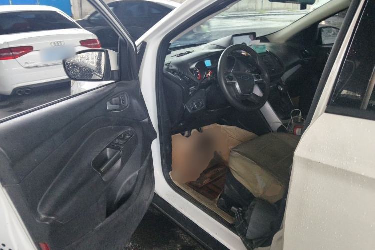 Used Ford Kuga 2015 1.5L GTDi Two-Wheel-Drive Comfort Model Driver Seat