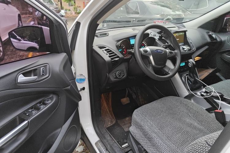Used Ford Kuga 2015 1.5L GTDi Two-Wheel-Drive Comfort Model Driver Seat