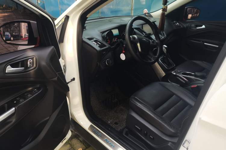 Used Ford Kuga 2015 1.5L GTDi Four-Wheel-Drive Elite Model Driver Seat
