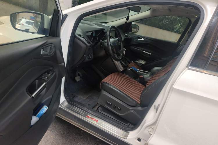 Used Ford Kuga 2015 2.0L GTDi Four-Wheel Drive Elite Model Driver Seat