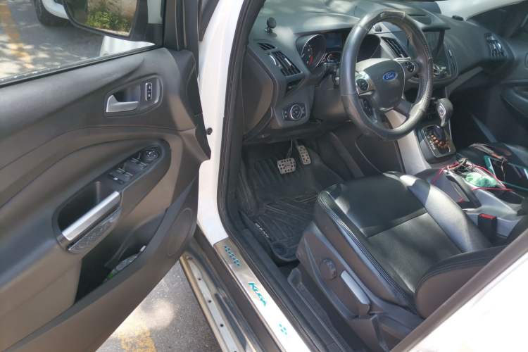 Used Ford Kuga 2015 1.5L GTDi Two-Wheel-Drive Comfort Model Driver Seat